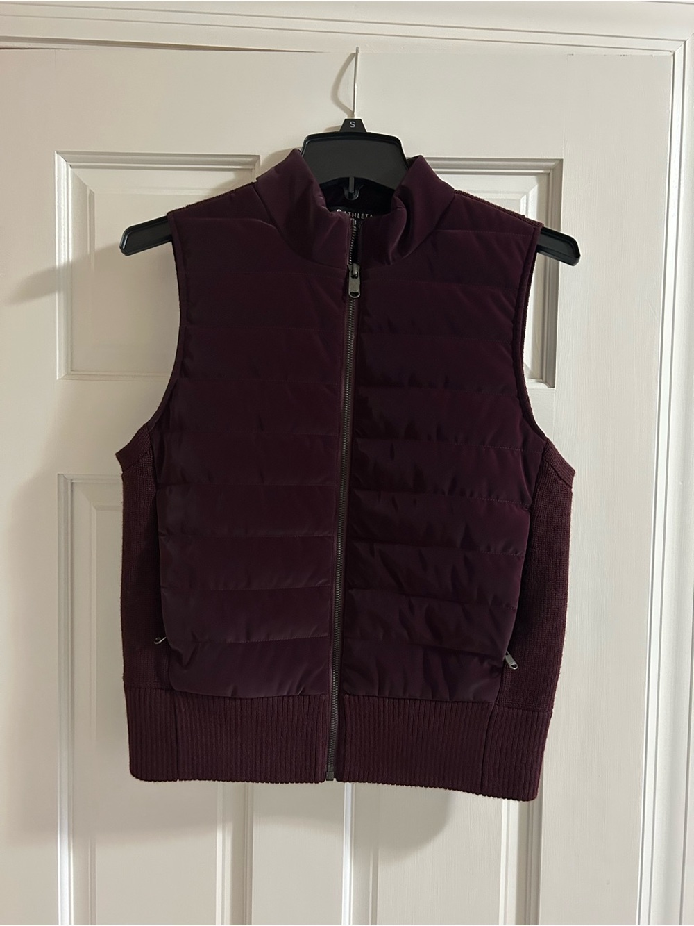 Athleta Quilted Sleeveless Zip Vest in Deep Plum